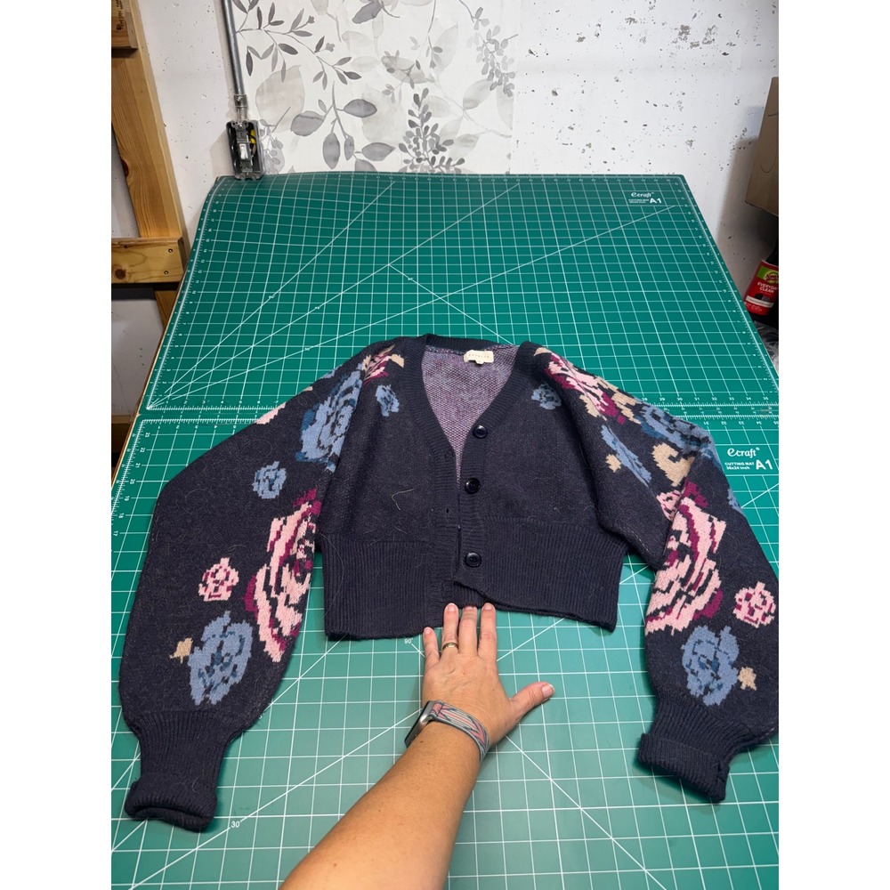 Promesa Women Floral Cropped Cardigan Sweater Gray Pink Blue Balloon Sleeve S